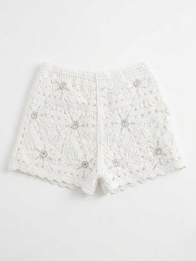NWT AZ Boutique White Crochet Beaded Lined Shorts Boho Scalloped Size S/M